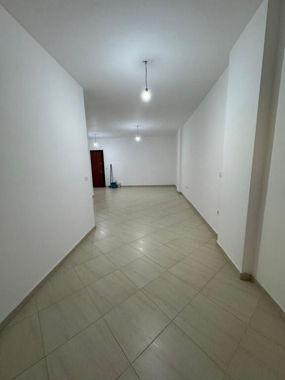 Shitet apartament