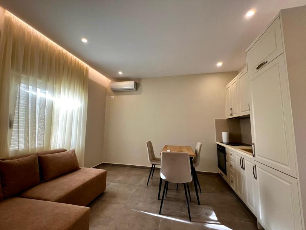 Jepet me Qera Apartament 1+1