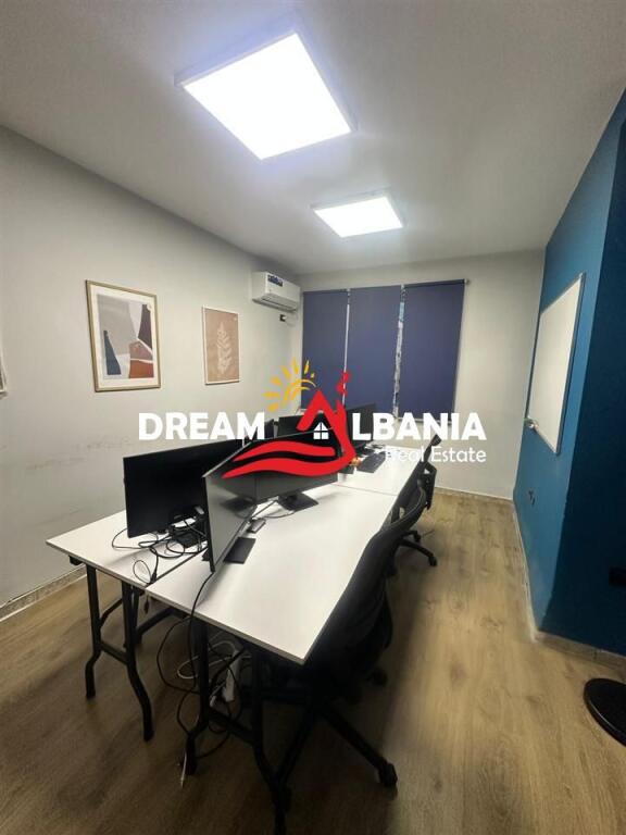Zyrë me qira në Rrugën Brigada VIII, Bllok (ID 42611387)