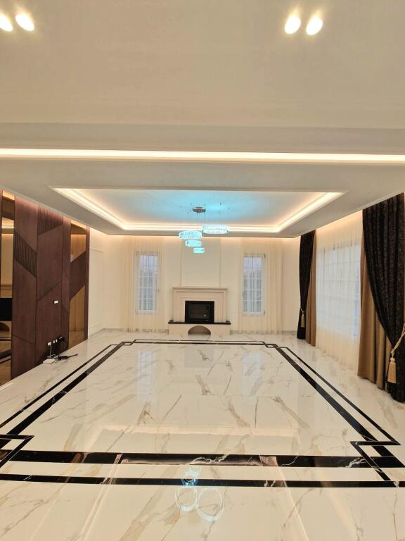 Luxury villa, 5 km from Qerreti beach, (entrance to the northern ring of Kavaja)