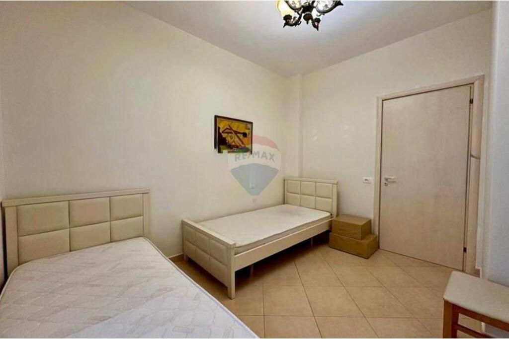 Apartment - For Rent - Liqeni i Thatë Street, Tirana