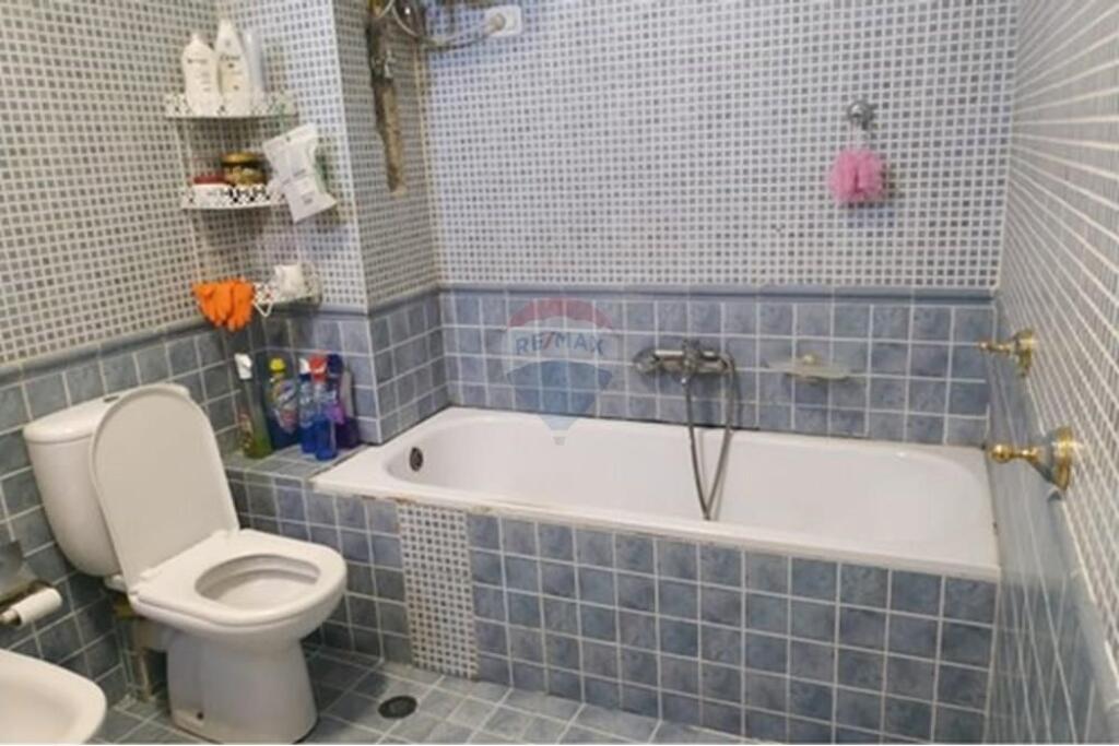 Apartament 2+1 ne Shitje tek Shkolla e Baletit