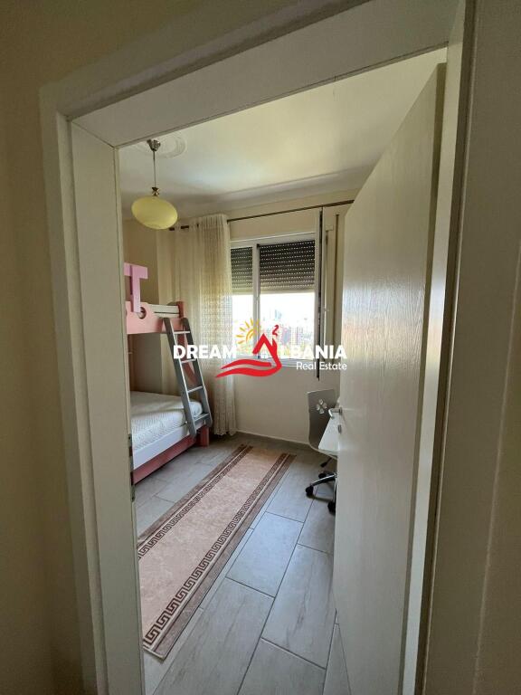 Jepet me qera apartament 2+1 tek Kopshti botanik prane Xhamise (ID 42214943)