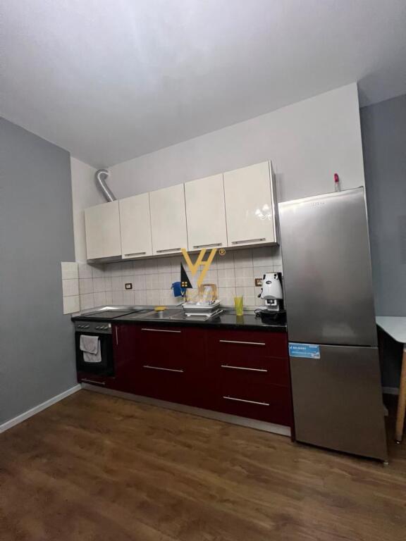 JEPET APARTAMENT 1+1+BLK ME QIRA NE QENDER 700 EURO