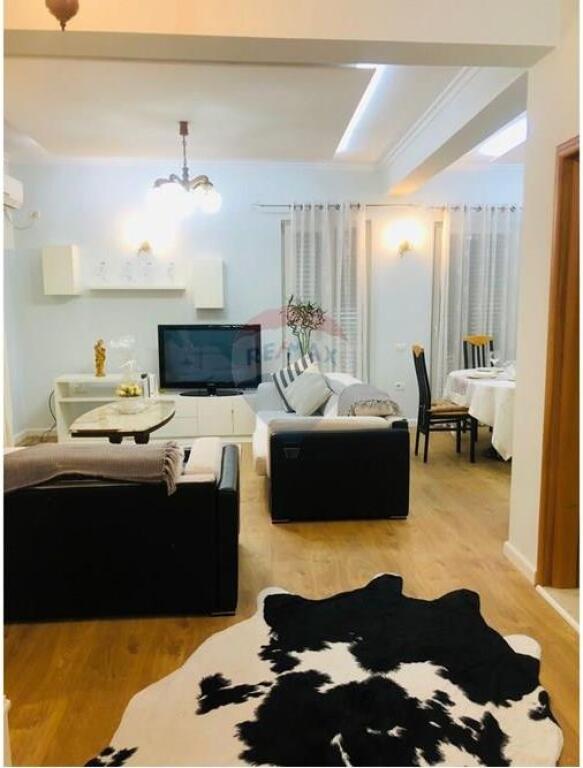 Apartament 2+1+2 me Qira tek Rr. Durresit