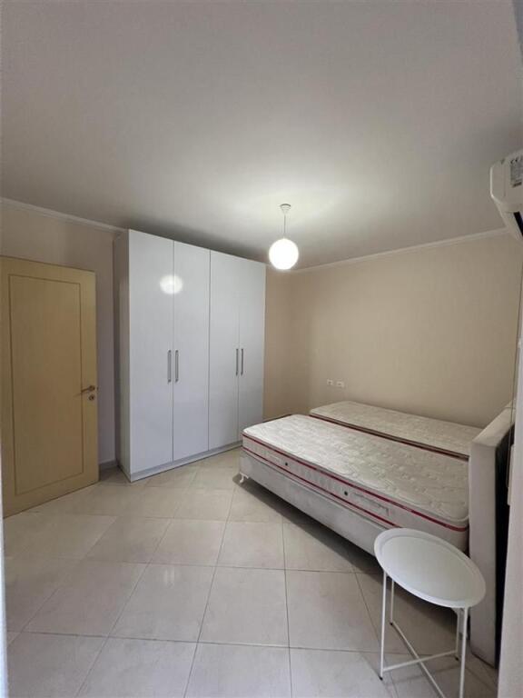 🏡 Jepet me qira apartament 1+1+verandë ne Astir!