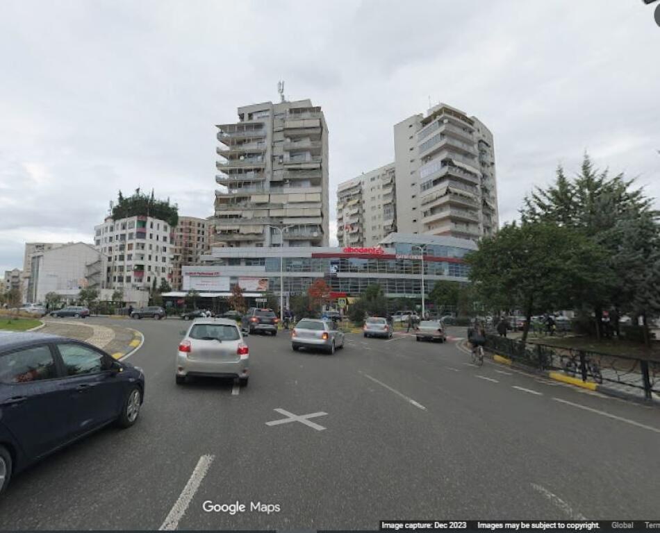Negozio in vendita a Zogu Zi vicino al Ring Center a Tirana (ID 4171233)