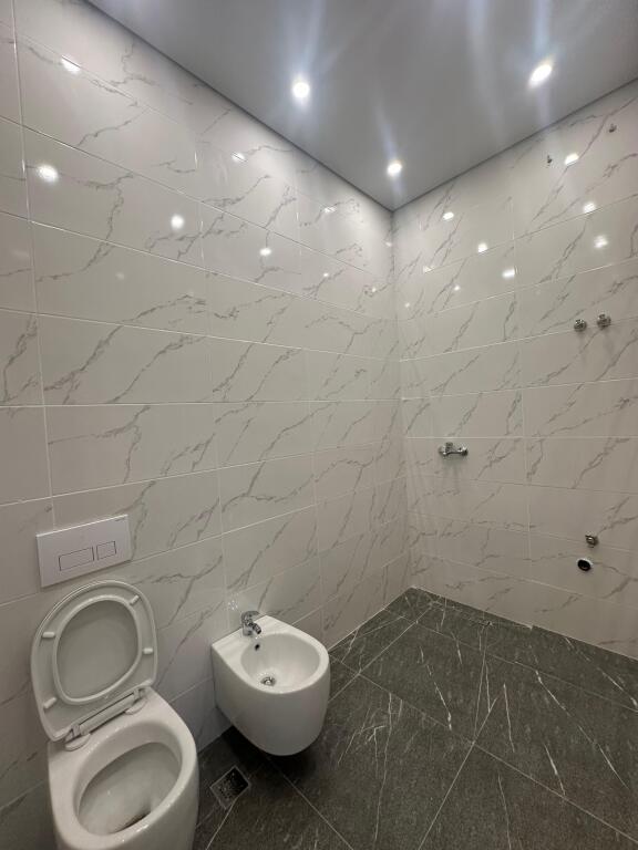 🏡 Jepet me Qira Apartament 1+1 me Post Parkimi – Spring Residence, Vasil Shanto