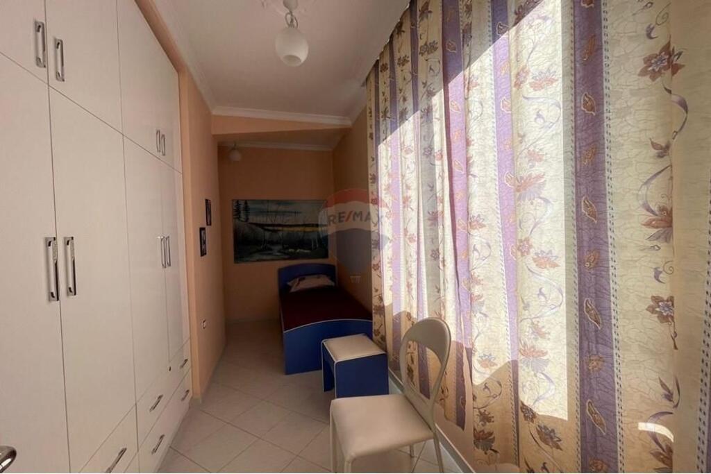 2+1 apartment for rent in Bllok!