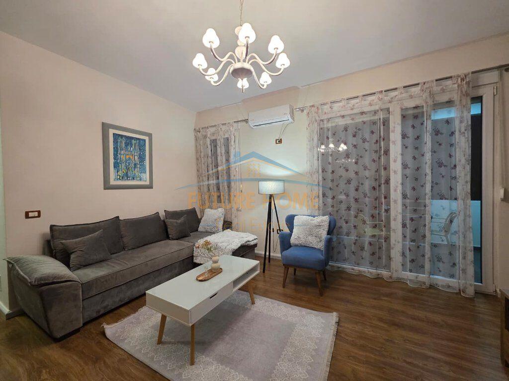 Qera,Apartament 1+1 tek Pazari i Ri!