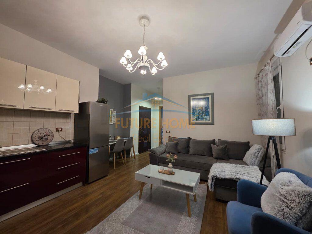 Qera,Apartament 1+1 tek Pazari i Ri!