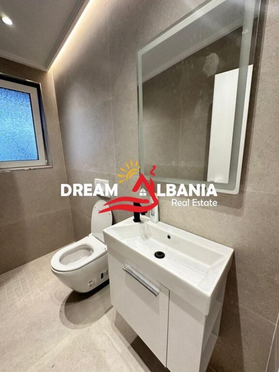 Appartamento+veranda in affitto | Attico 2+1+2 via Kavaja (ID 42214491)