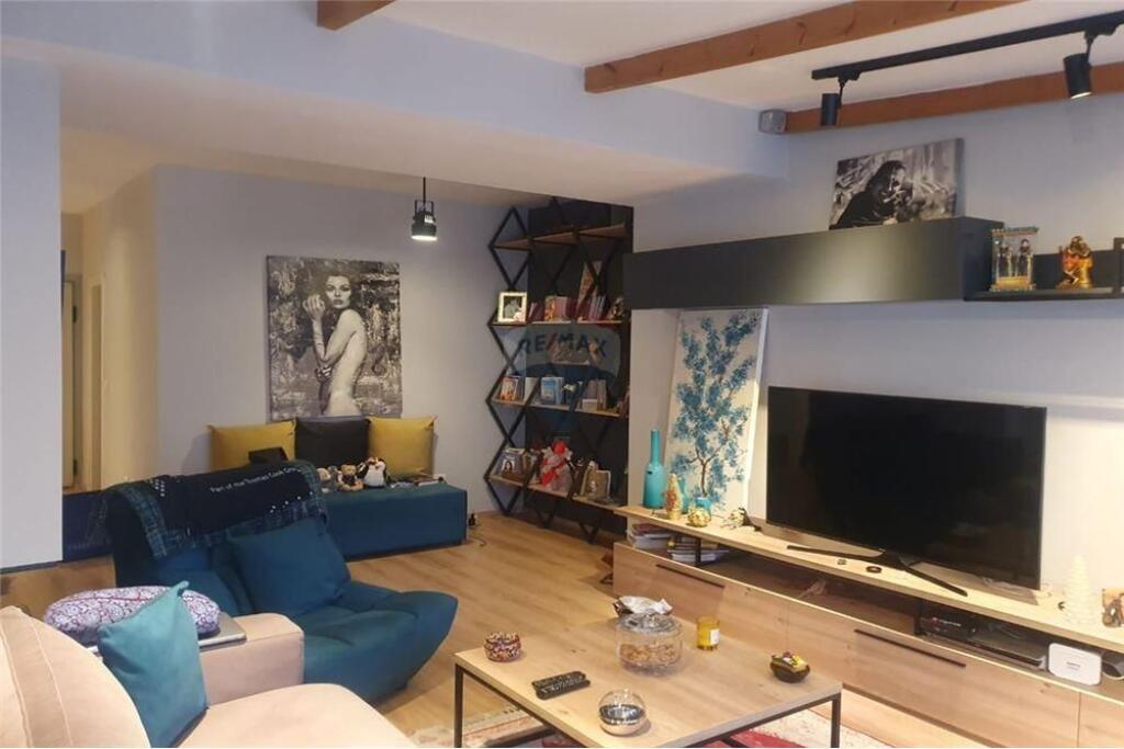 APARTMENT 1+1+ VERANDA FOR RENT NEAR THE LAW SCHOOL!