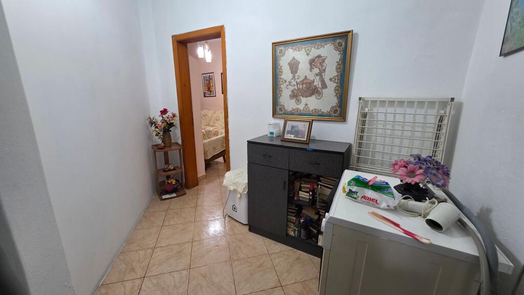 Shitet apartament 3+1+2 te Mine Peza