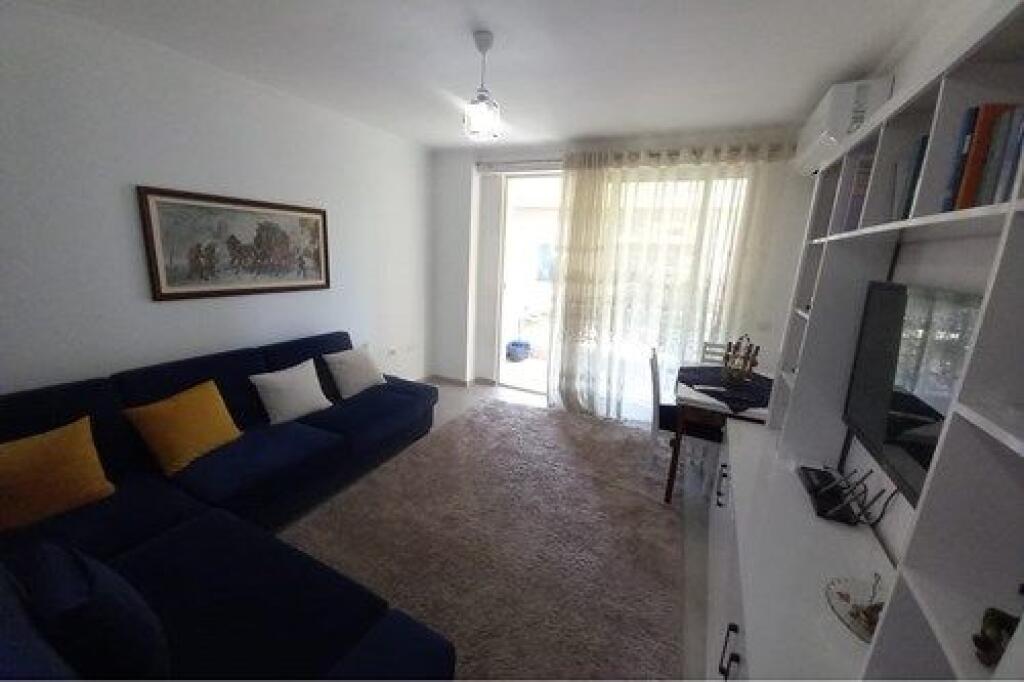 Apartment 1+1 (in the Tom Doshi complex)