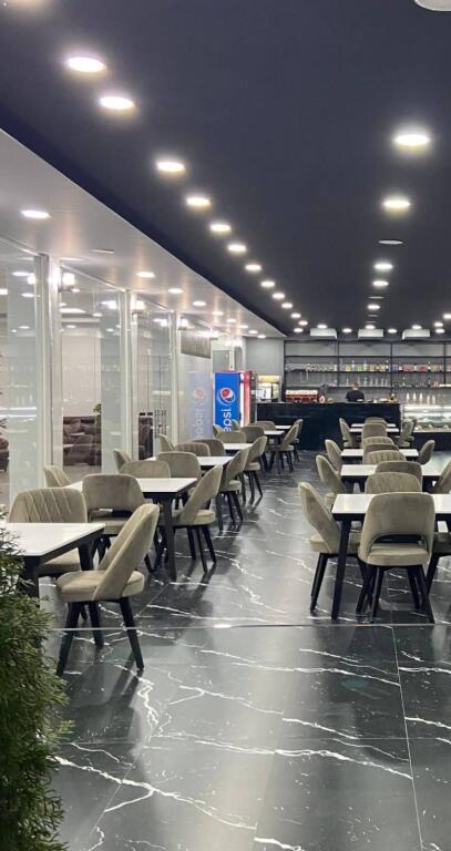 AFFITTASI HOTEL RISTORANTE BEACH BAR + SEDIE A SDRAIO GOLEM DURRES
