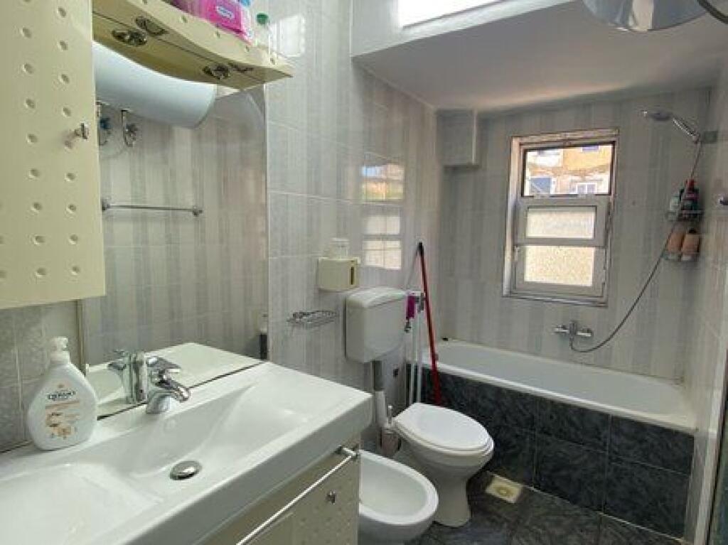 Affitto, Appartamento 2+1, Myslym Shyri, Tirana.