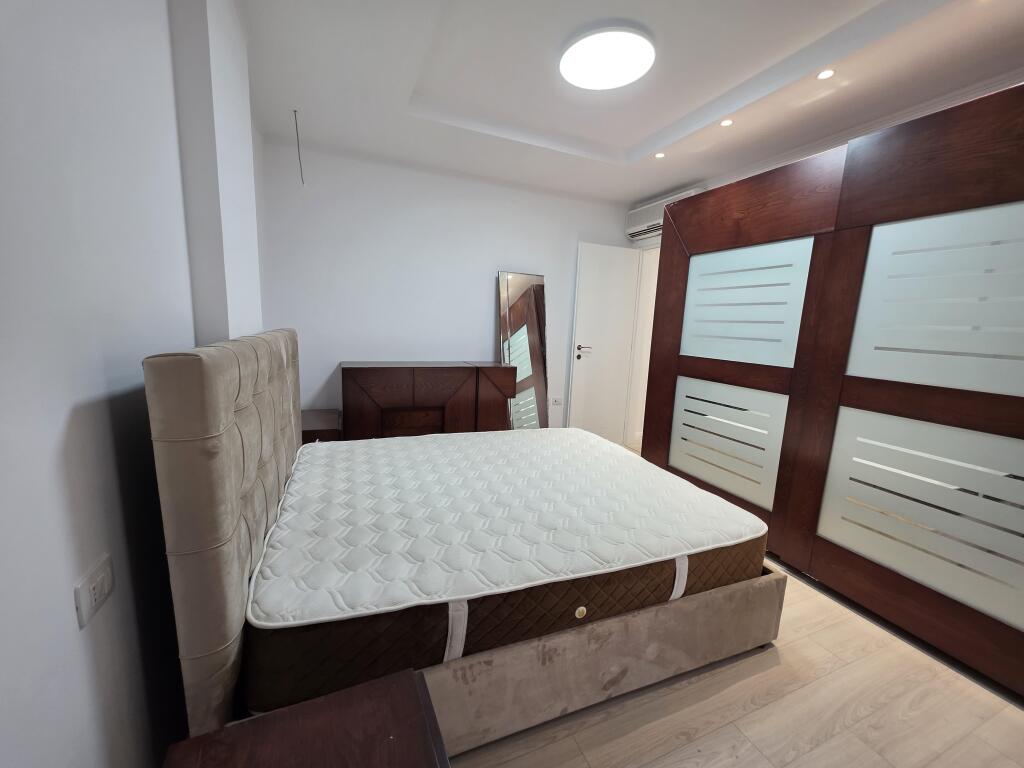 Apartament 2+1+ Parkim tek Rruga e Kavajes!