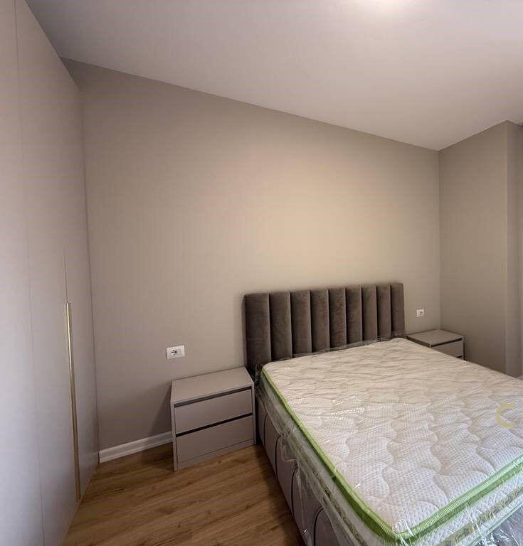 Apartament me Qira 1+1, i Mobiluar Plotësisht – Përballë Ring Center, Zogu i Zi