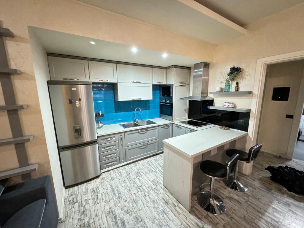 Apartament me qera 2+1 Astir