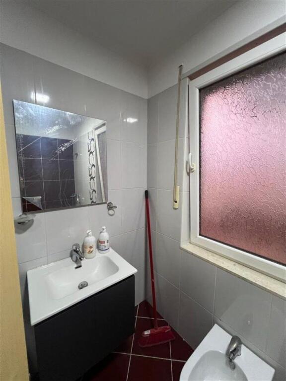 Apartament 1+1 me qera ne Astir tek Restorant Bati
