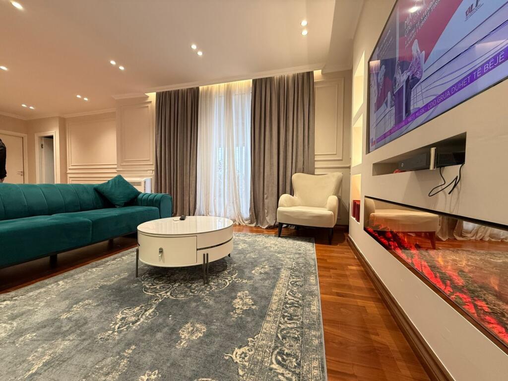 Jepet Penthouse me Qera, Ne Myslim Shur