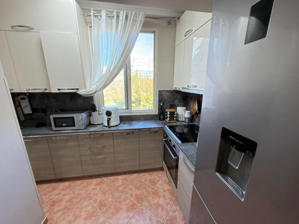 🏠 Affittasi appartamento 2+1 📍 Adiacente alla scuola “Vasil Shanto”, Tirana
