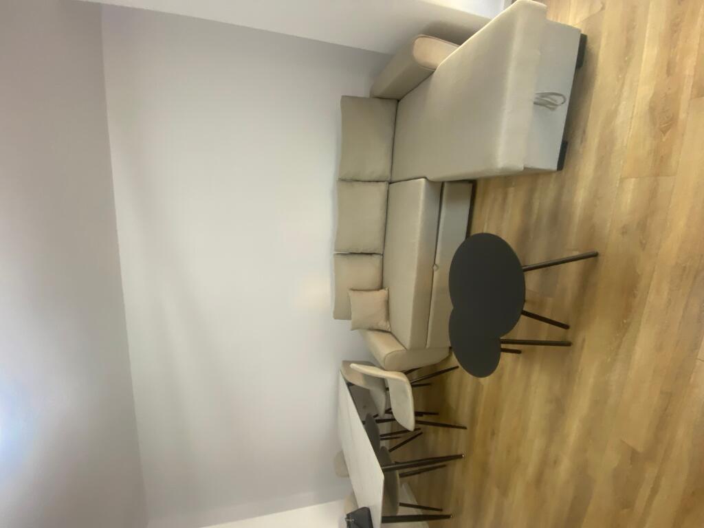1+1, palazzo del 2025, arredato vicino alla scuola rossa, 550 euro