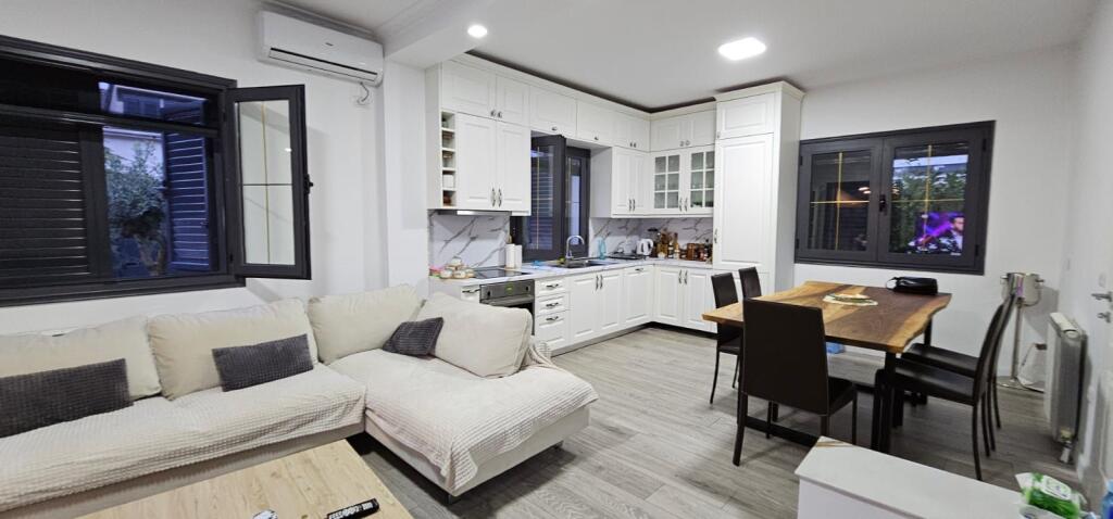 FOR SALE 2-STORY VILLA WITH POOL NEAR HOTEL GRINT GOLEM DURRES