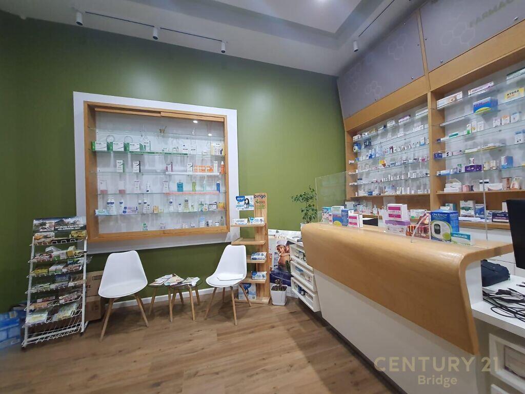 FARMACI ME QIRA PRANE RRUGES SE KOSOVAREVE