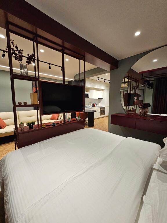 Studio apartment, Bllok!
