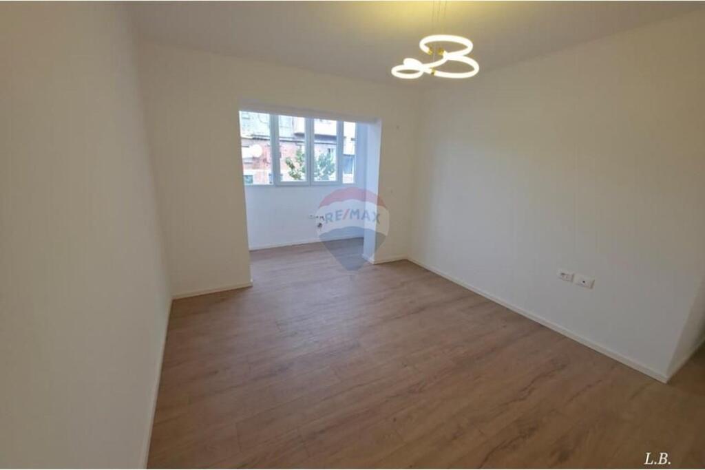 Apartment 2+1 for sale on Kavaja Street