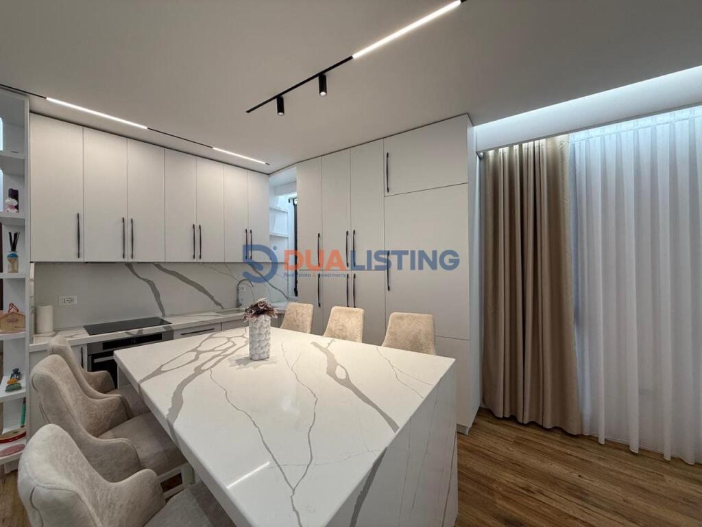 Appartamento moderno in affitto 2+1+2 nella zona del Nuovo Boulevard