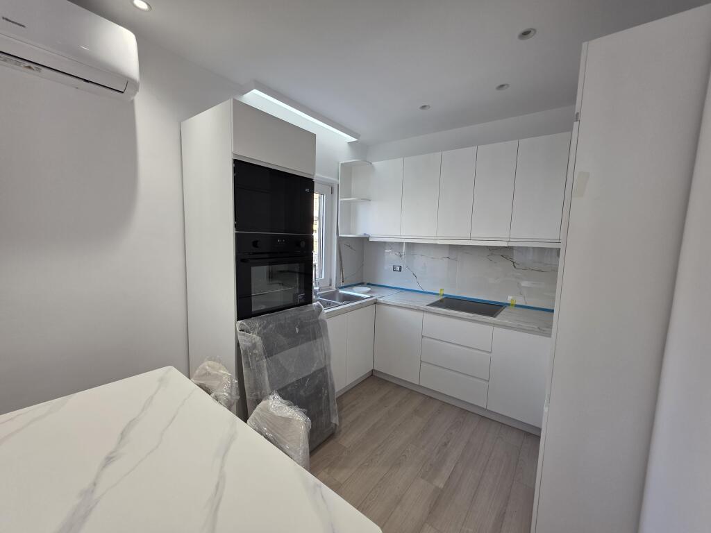 Apartament 2+1+ Parkim tek Rruga e Kavajes!