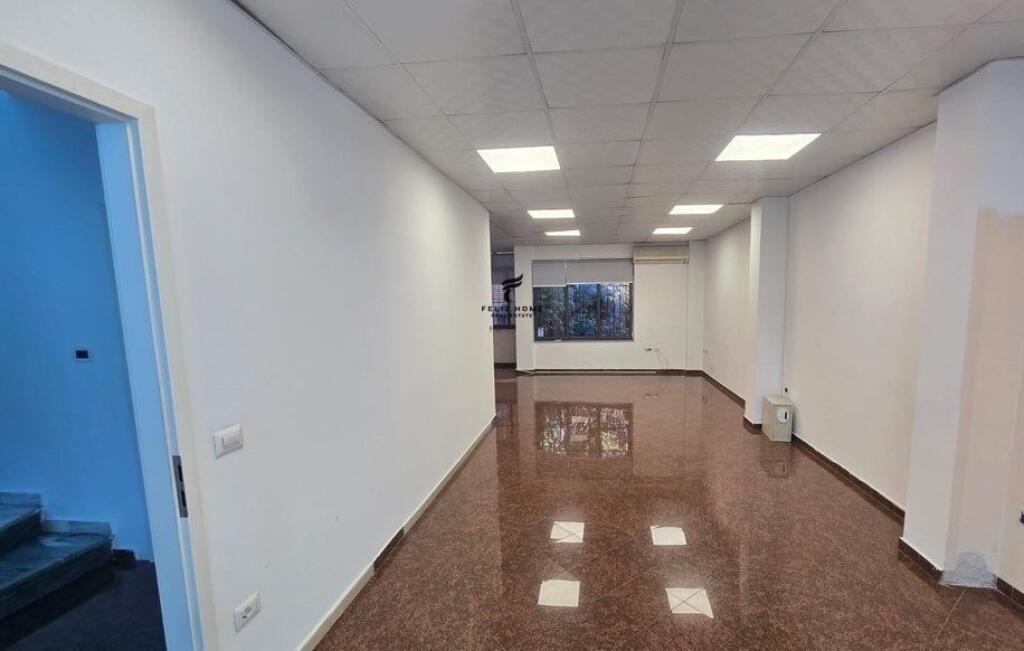 PREMISES FOR RENT 290 M2 MYSLYM SHYRI STREET 400,000 LEKE