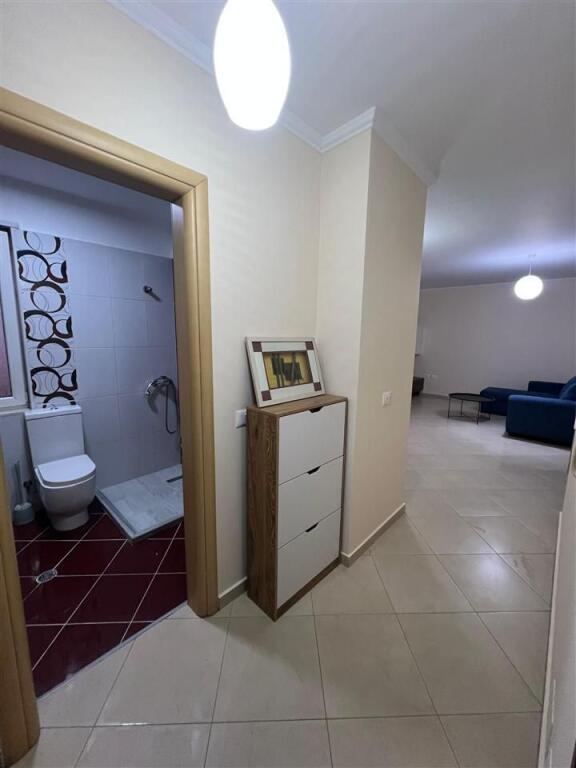 🏡 Jepet me qira apartament 1+1+verandë ne Astir!