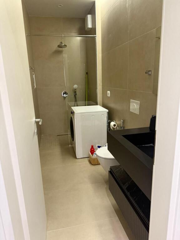 Jepet me qera Apartament 2+1  Adresa : Jordan Misja  Kati 3  E mobiluar  1 post parkimi  Cmimi : 800€