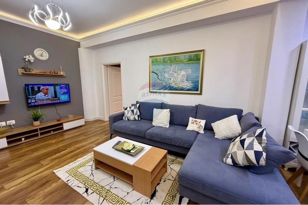 APARTMENT 1+1 FOR RENT, BLLOKU, TIRANA