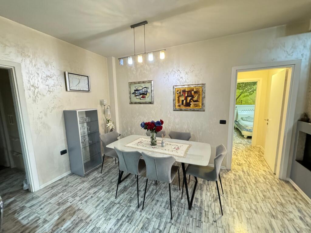 🏢 Jepet me qira apartament 2+1 📍 Astir, pranë rrethrrotullimit