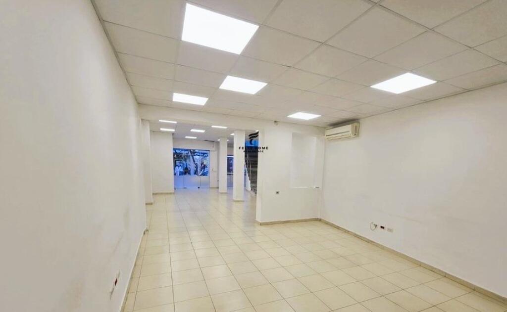 PREMISES FOR RENT 290 M2 MYSLYM SHYRI STREET 400,000 LEKE