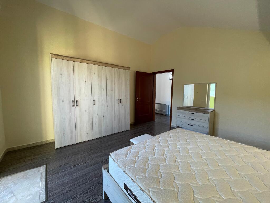 Apartament 3+1 per shitje tek Liqeni i Thate.
