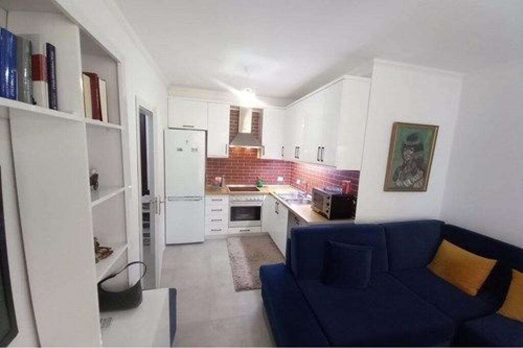 Apartment 1+1 (in the Tom Doshi complex)