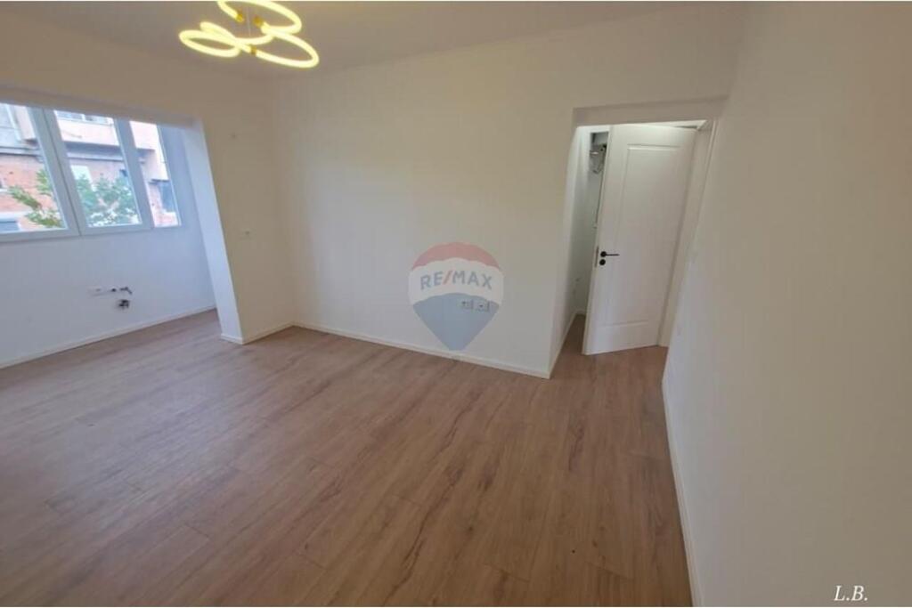 Apartment 2+1 for sale on Kavaja Street