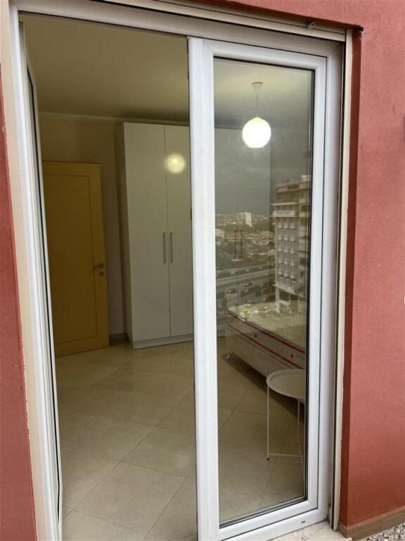 Apartament 1+1 me qera ne Astir tek Restorant Bati