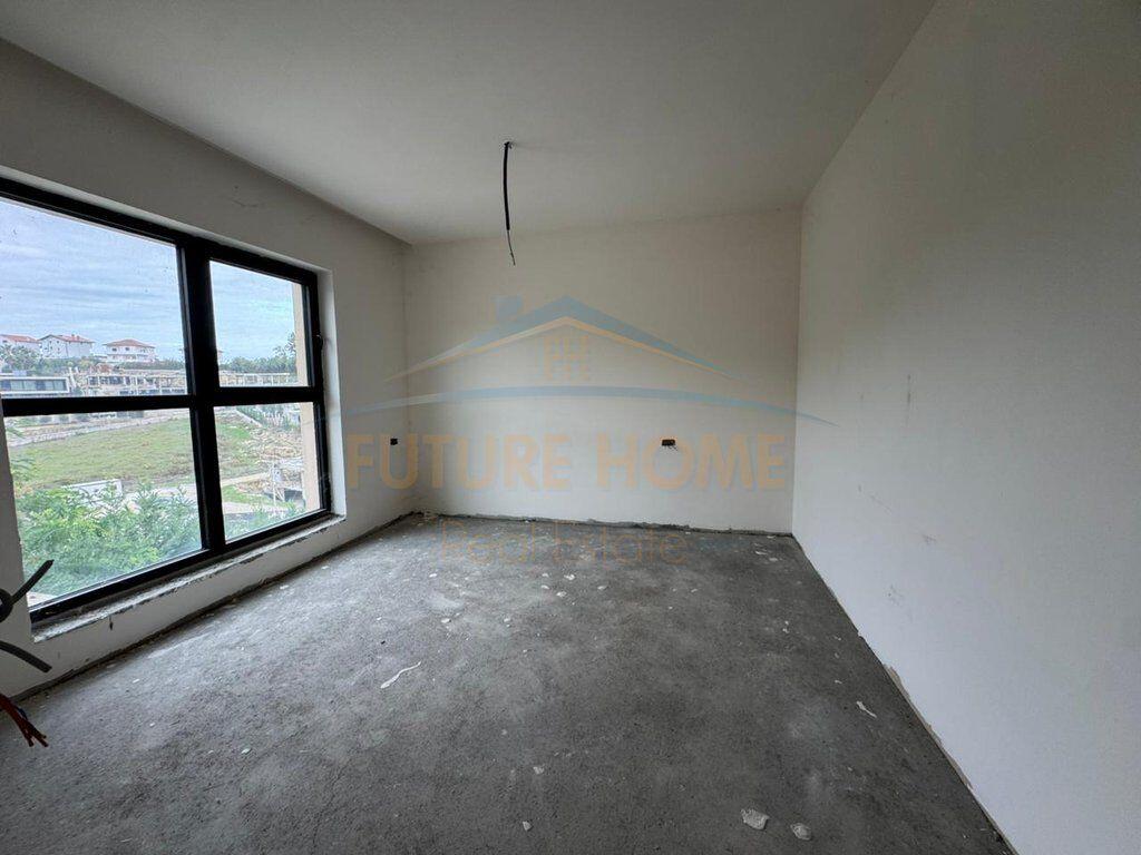 Villa di 3 Piani in Vendita +1 Piano Seminterrato, Primavera Residence, Mjull-Bathore