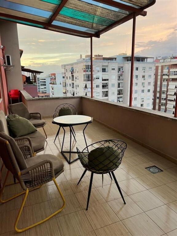 Apartament 1+1 me qera ne Astir tek Restorant Bati