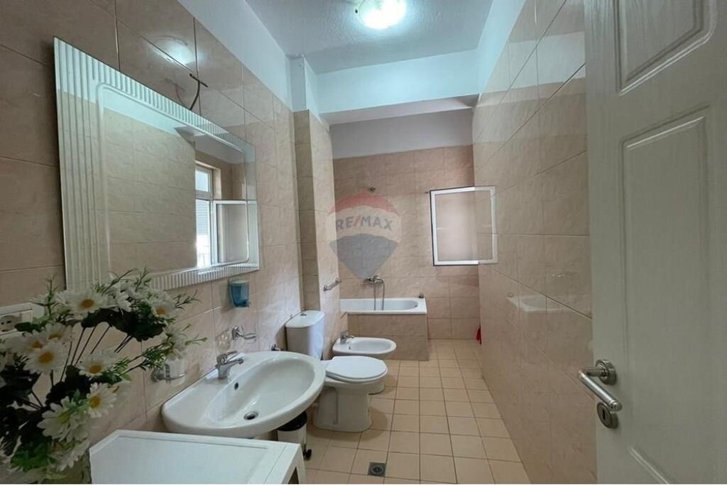 2+1 apartment for rent in Bllok!