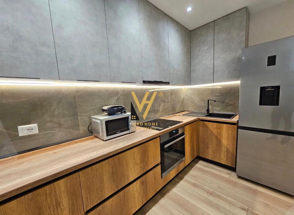 APPARTAMENTO 2+1+2+ VERANDA IN AFFITTO A BLLOK, FACOLTÀ DI GIURISPRUDENZA 1.300 EURO