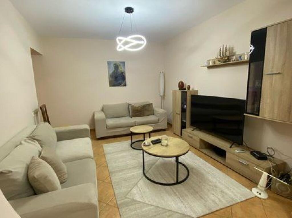 Affitto, Appartamento 2+1, Myslym Shyri, Tirana.