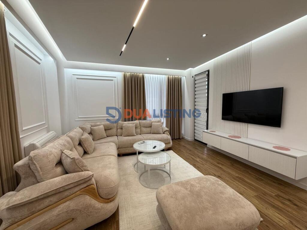 Appartamento moderno in affitto 2+1+2 nella zona del Nuovo Boulevard
